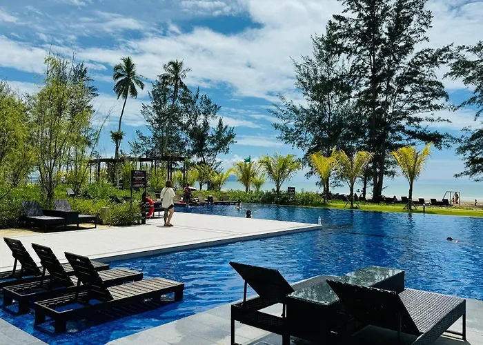 Ss Staycation @Roxy Sematan Beach Apt