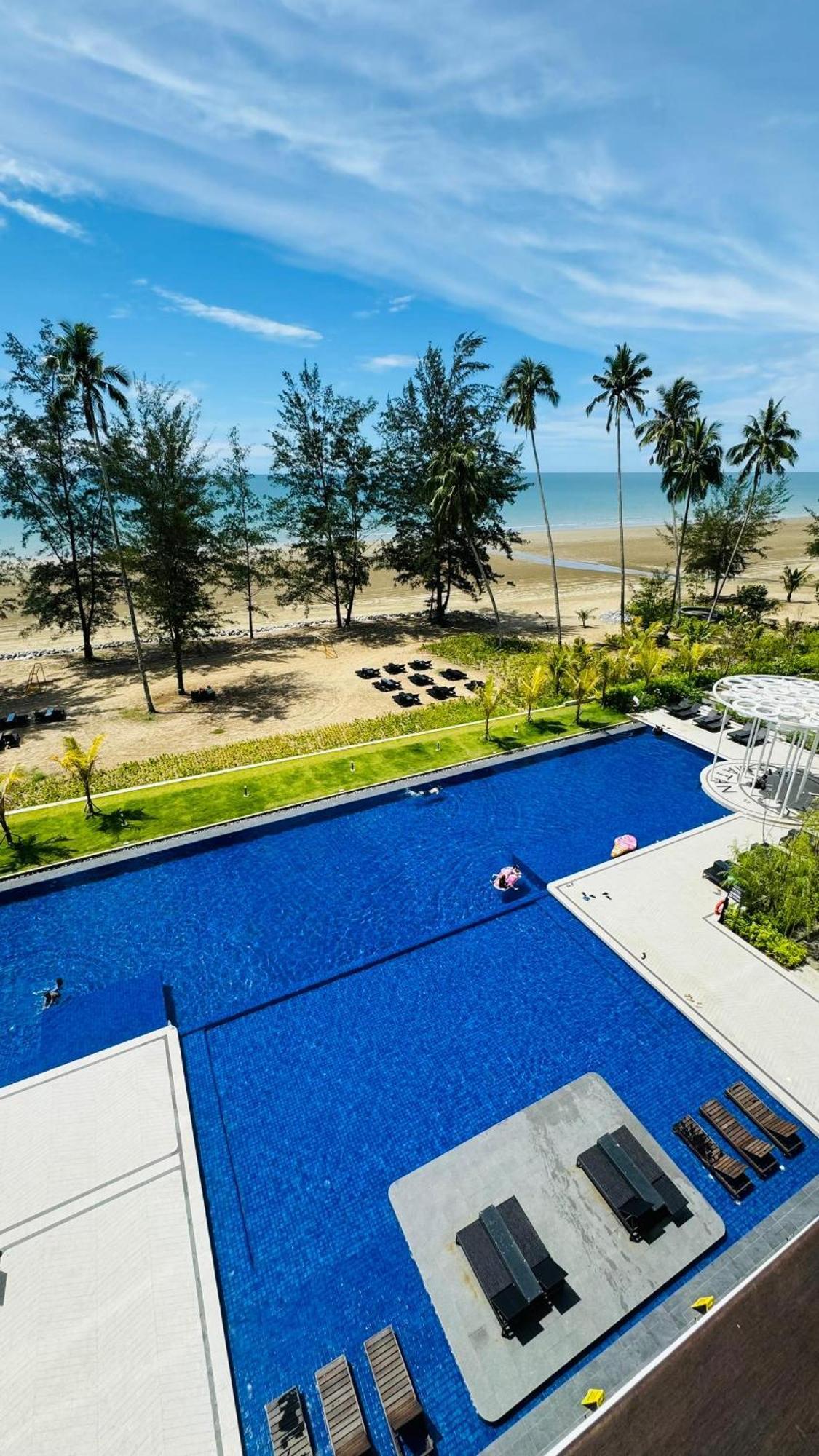 Ss Staycation @roxy Apartment *