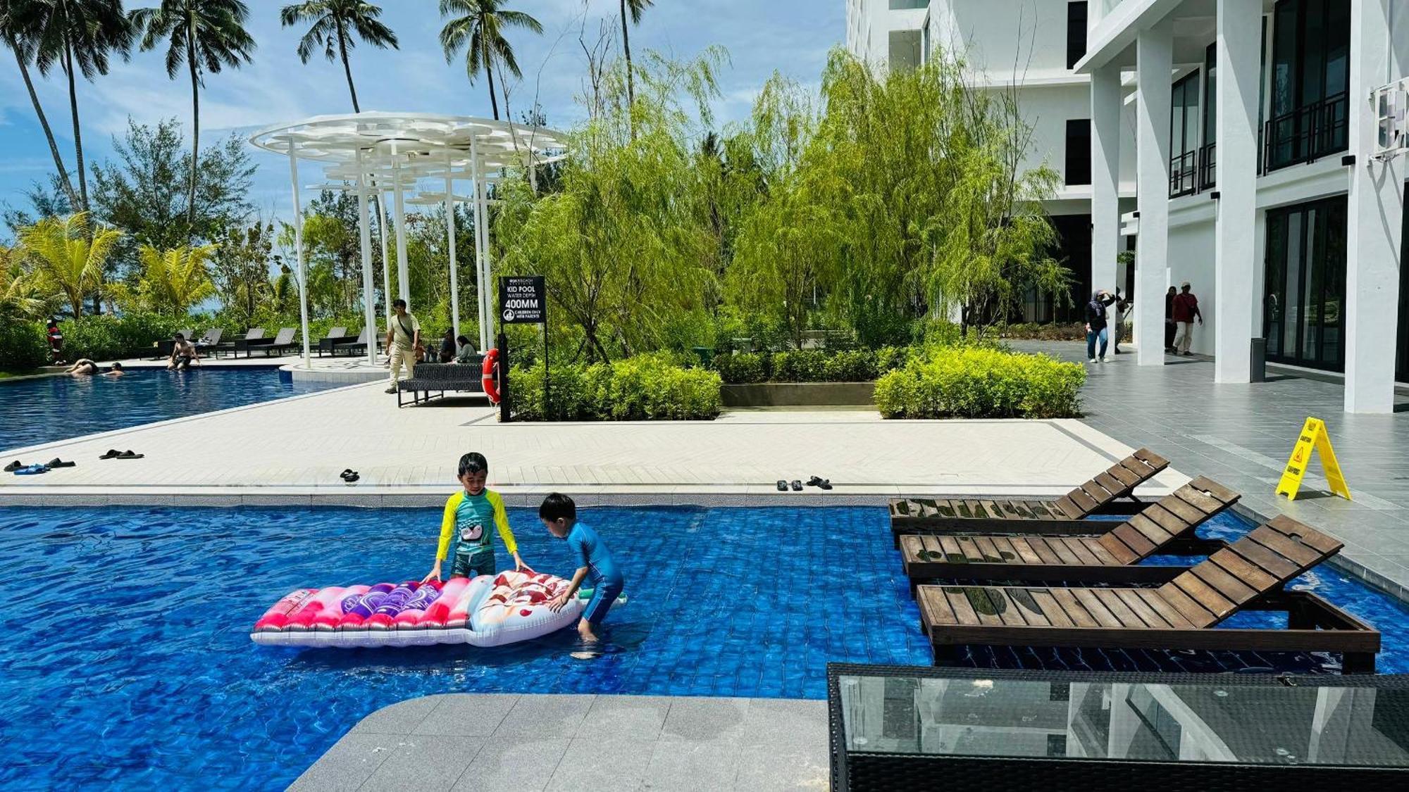 Ss Staycation @roxy Apartment *